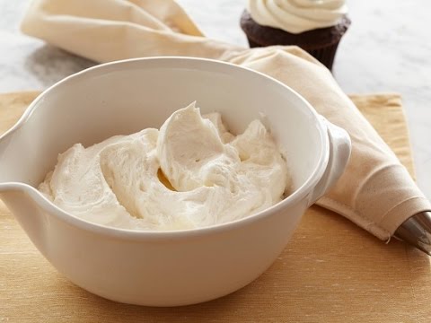 Cách làm kem bơ với lòng trắng trứng thơm ngon khó từ chối